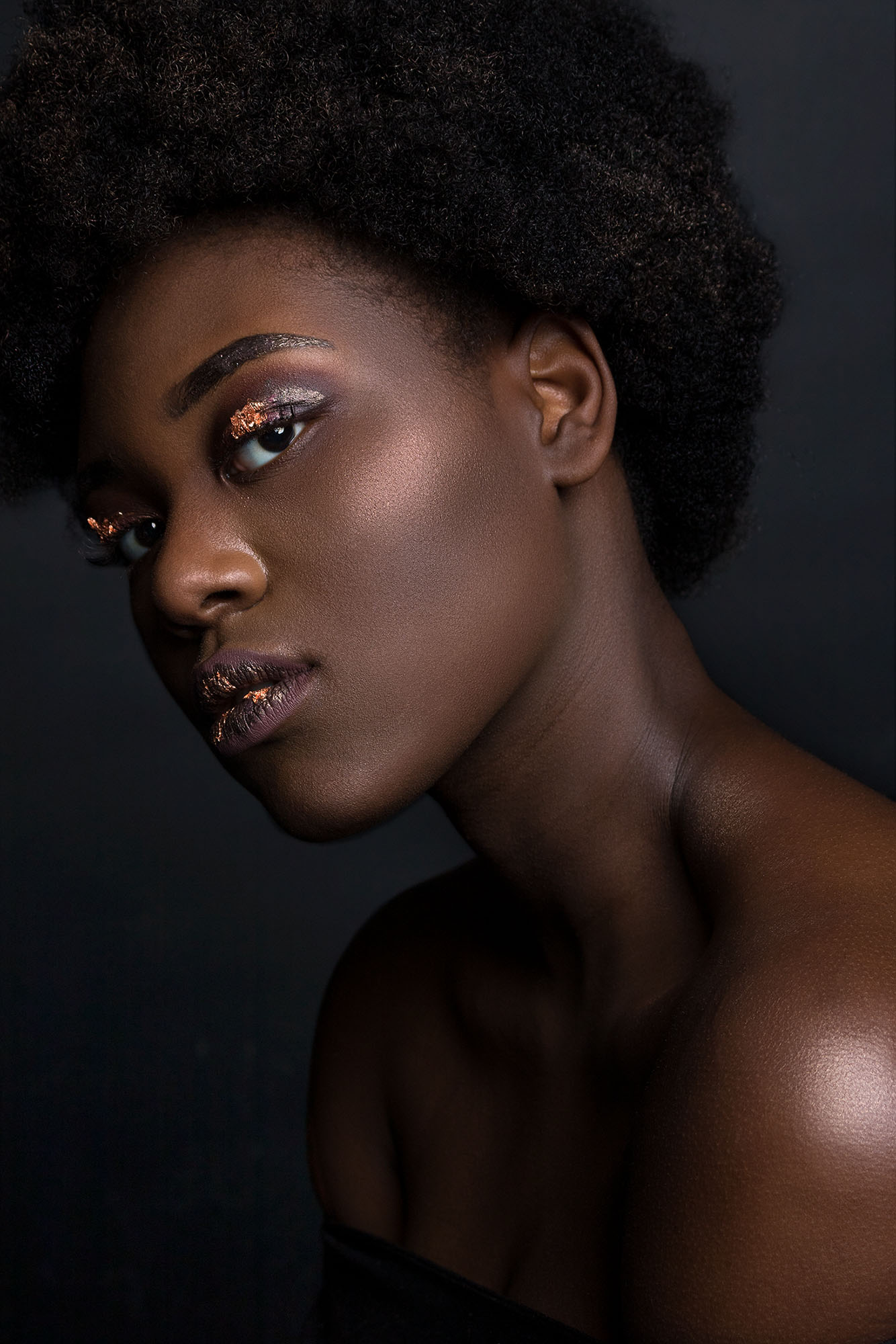 Beauty shot Bella Beauty Portrait of a young dark skinned woman
